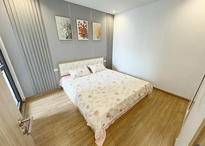 Five Bedrooms And Comfortable Cozy *