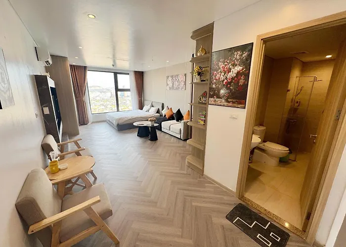 Five Bedrooms And Comfortable Cozy *